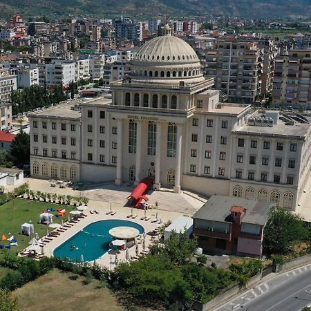 Hotel Colombo Berat Extérieur photo The Grand Hotel