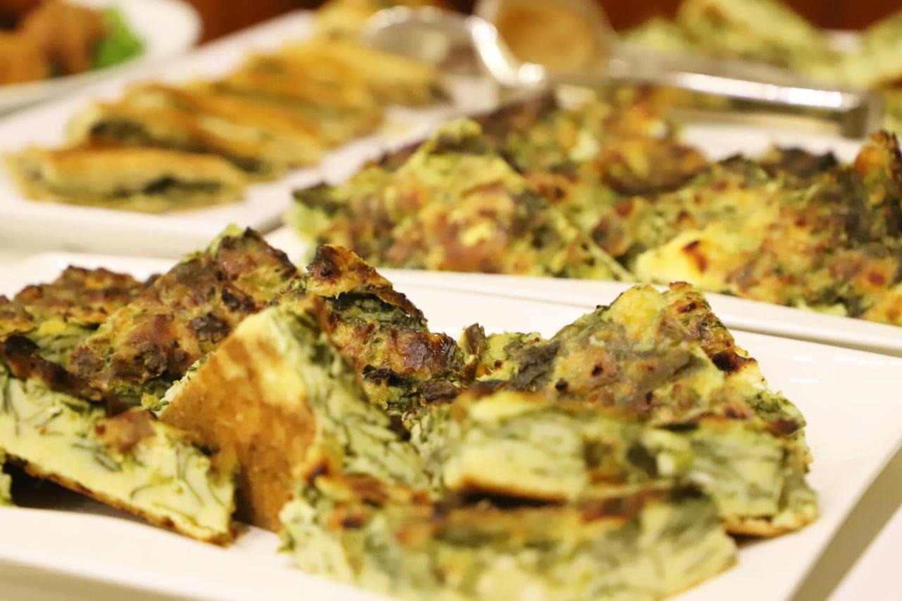 Hotel Colombo Berat Extérieur photo Spinach pie