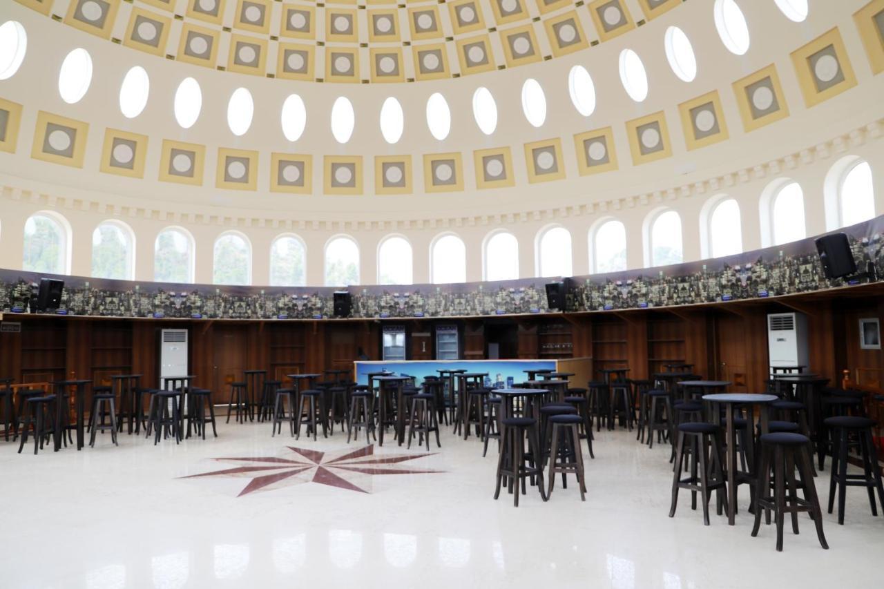 Hotel Colombo Berat Extérieur photo The interior of the rotunda