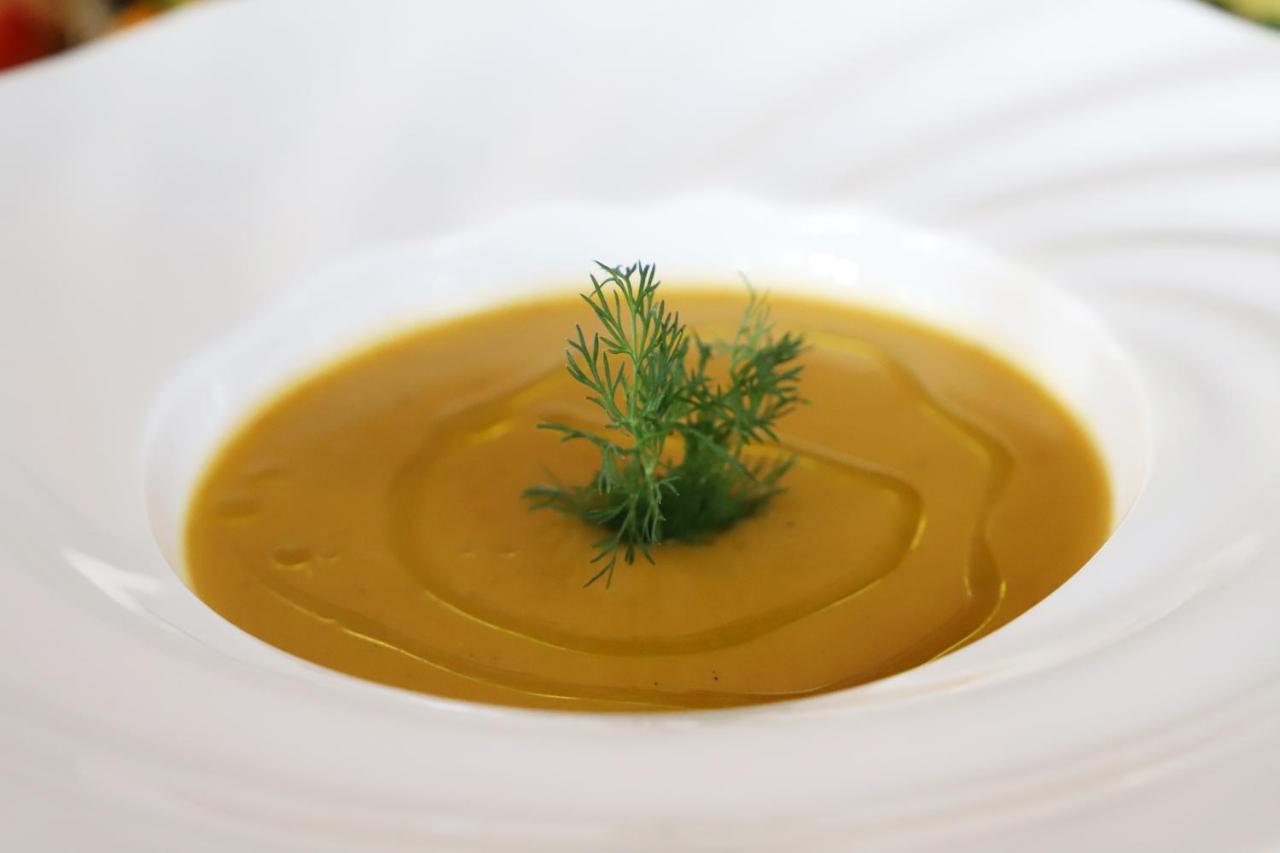 Hotel Colombo Berat Extérieur photo Carrot soup