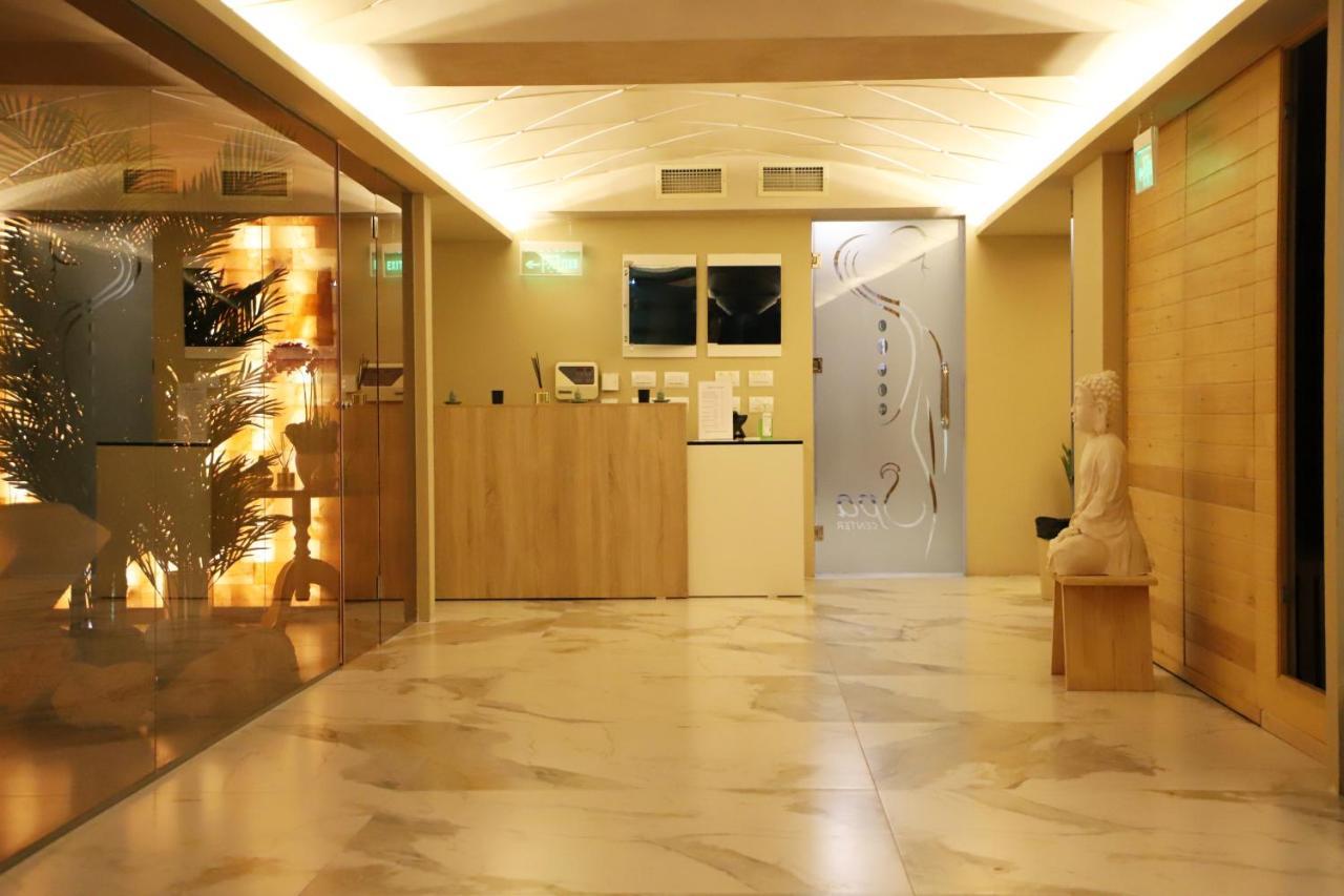 Hotel Colombo Berat Extérieur photo Interior of the hotel