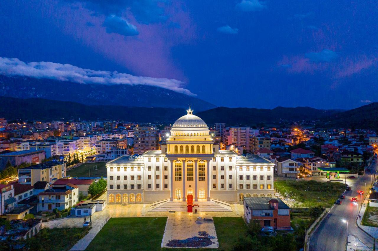 Hotel Colombo Berat Extérieur photo The University of Patras